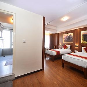 Deluxe Double or Twin Room on Food Beverage Late Checkout by 1 hour